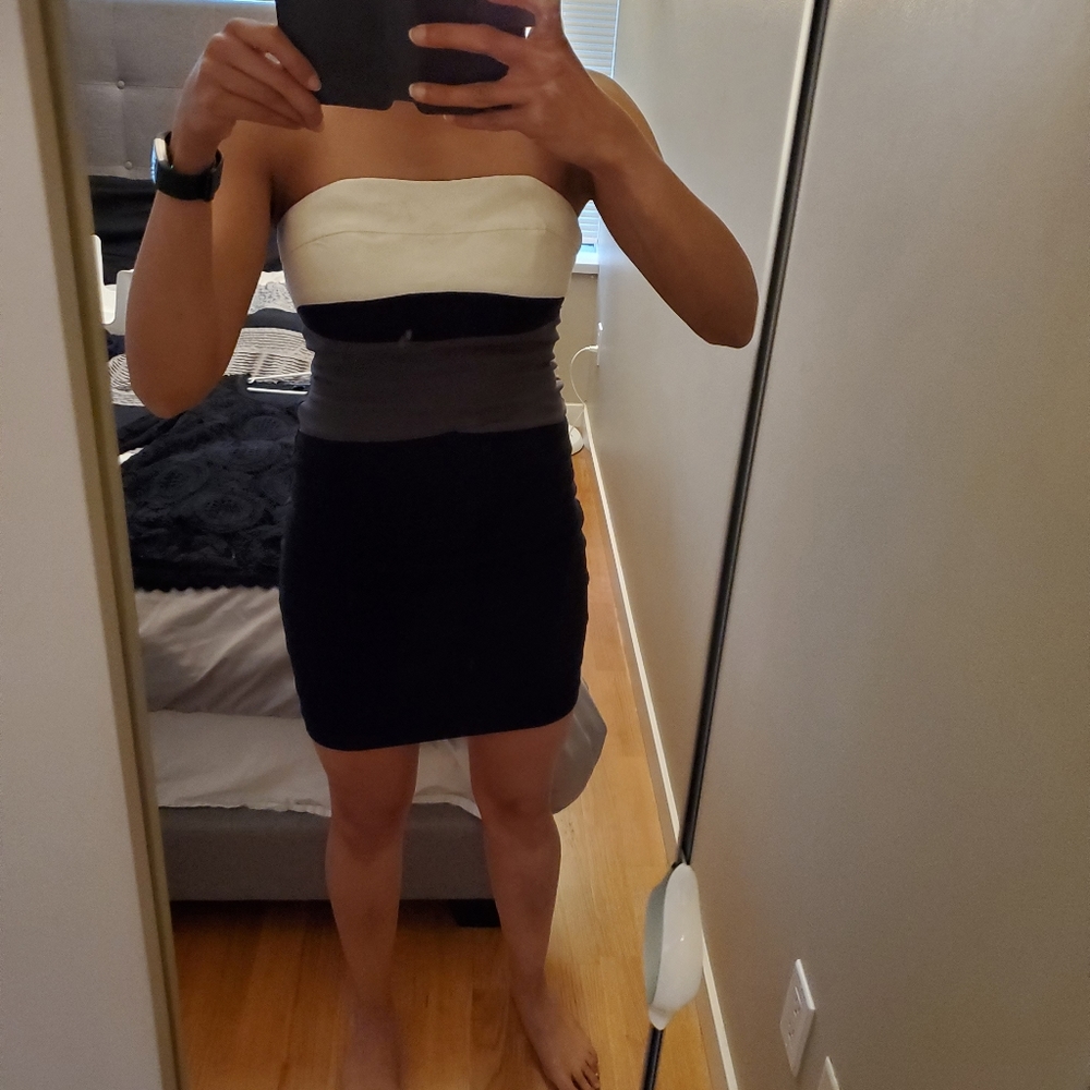 Dress - Picture 4 of 4